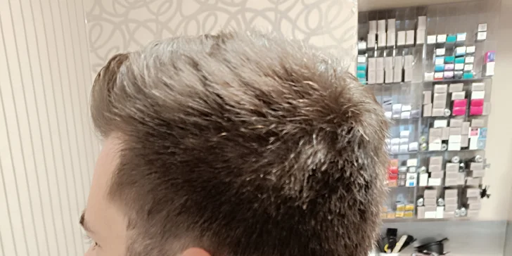 Dámský střih pro krátké i dlouhé vlasy, vlasová kúra Olaplex či balíček pro pány
