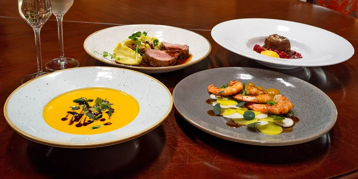 Čtyřchodové menu s nádechem asijské kuchyně: krevety, dýňový krém, steak s quinoou i fondant