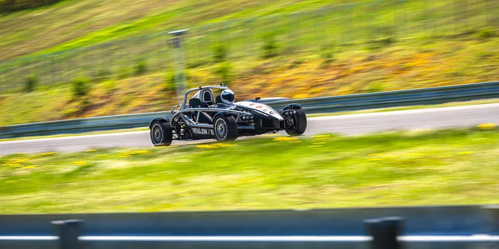 Divoká jízda po Masarykově okruhu v Brně: Ariel atom nebo Formule F4, řízení i spolujízda