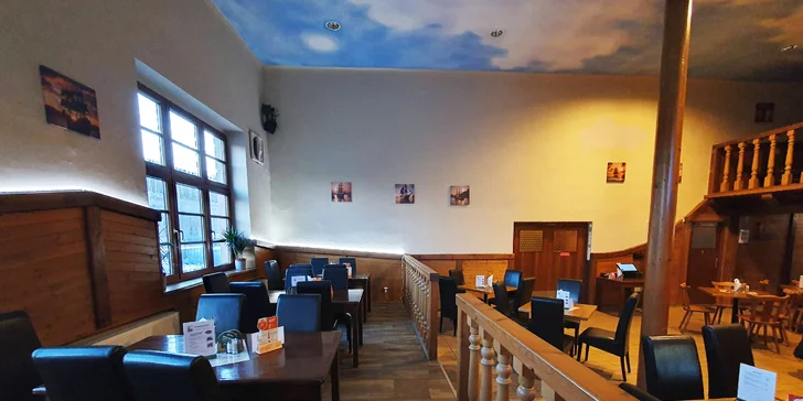 Pečená vepřová BBQ žebra s přílohami a chlebem: 600 nebo 1200 g