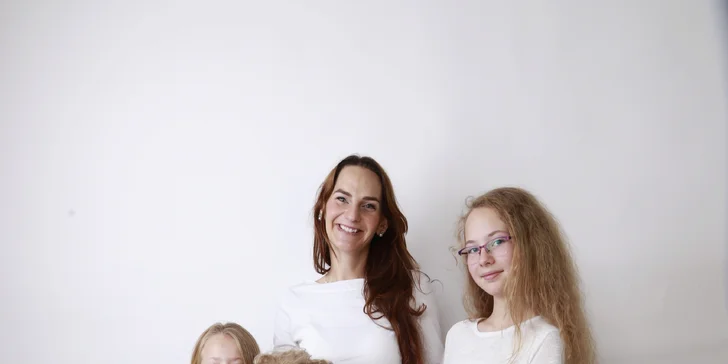 Těhotenské či rodinné focení až pro 5 osob i s domácím mazlíčkem
