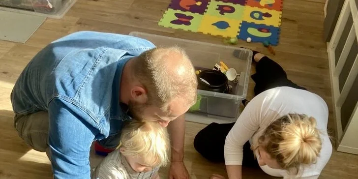 1 hodina tvoření a dovádění v ateliéru Fairy Play pro děti od 1 do 6 let