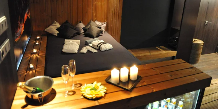 2 hod. v soukromém spa Zima s horskou atmosférou a lahví dle vlastního výběru pro pár