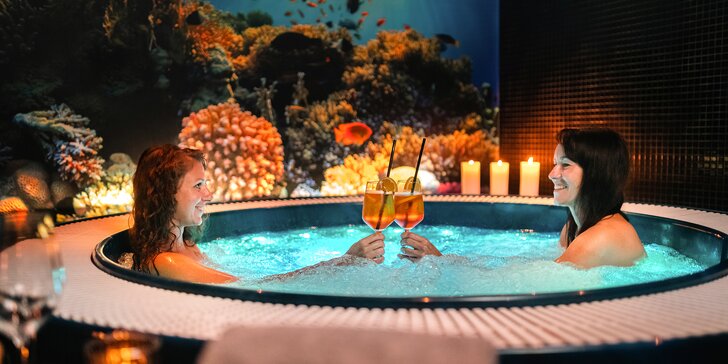 Neomezený relax pro dva v saunách, bazénu a 45 min. v privátní vířivce