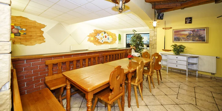 Zábava i bezva bašta: bowling až pro 8 osob, mini řízečky, žebra či pizza