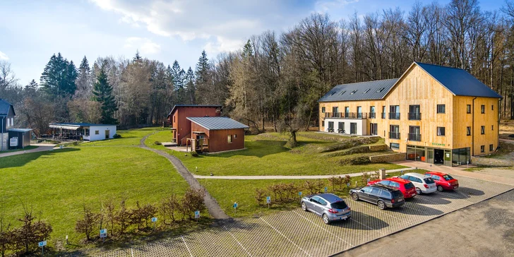 Pobyt v novém hotelu v Českém Švýcarsku: snídaně, případně i jedna večeře a koupací sud