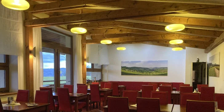 Pobyt s výhledem na krajinu Bílých Karpat: snídaně či polopenze a neomezený wellness