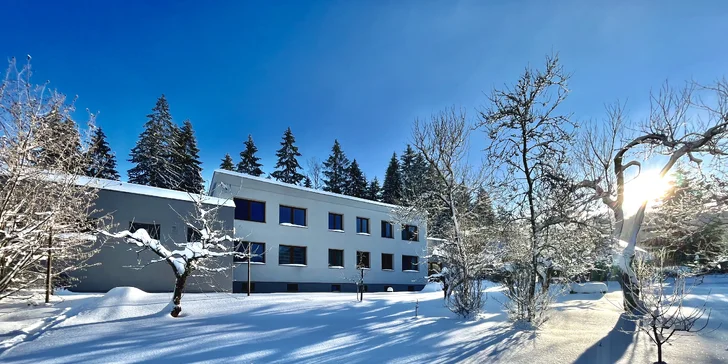 Rodinný pobyt v Beskydech až pro 6 osob: třípokojové apartmány, zahrada s posezením