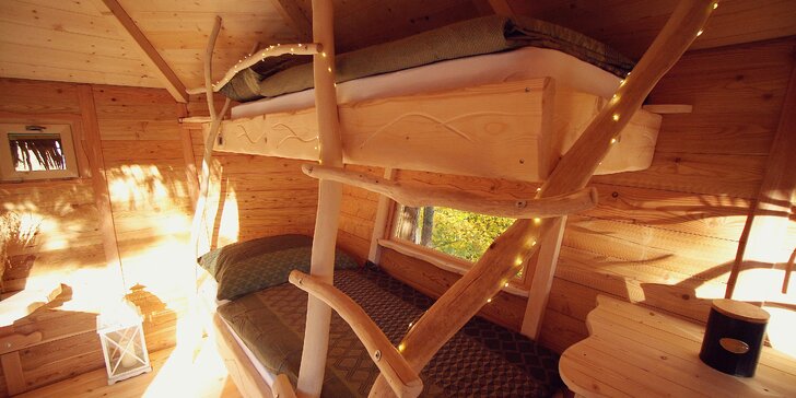 Romantika v domku na stromě: nádherné výhledy a borový les u Trenčianských Teplic