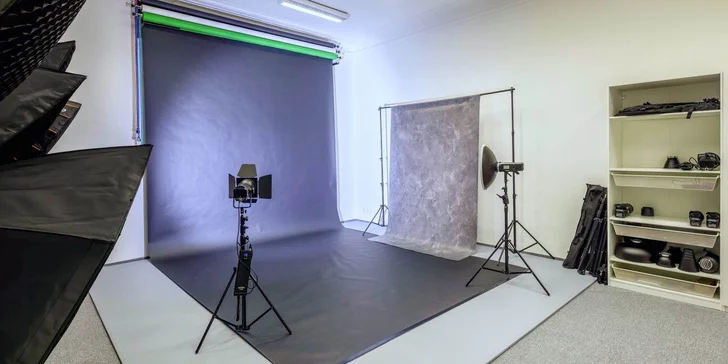 Skupinový workshop focení aktů s modelkou v ateliéru pro 1 osobu