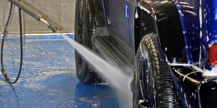 Dopřejte svému autu luxus: dezinfekce, voskování nebo mytí osobního i velkého auta