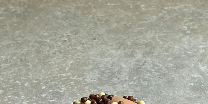Na horký nápoj a něco sladkého o samotě či ve dvou: káva s dortíkem v OC Černý Most