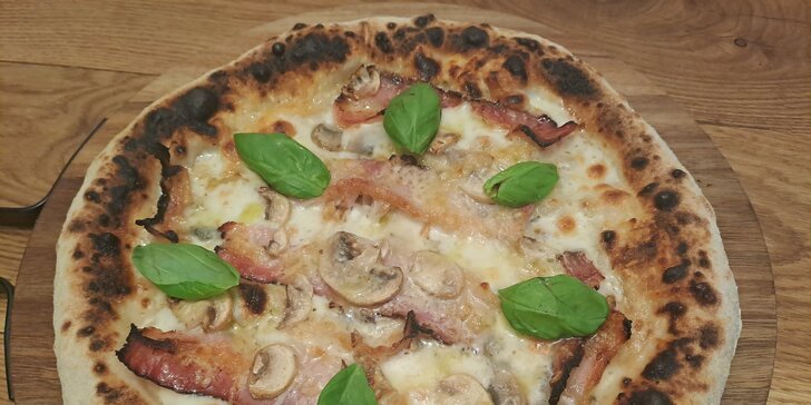 Jedna či dvě pizzy dle výběru: salámová, tuňáková nebo třeba quattro formaggi