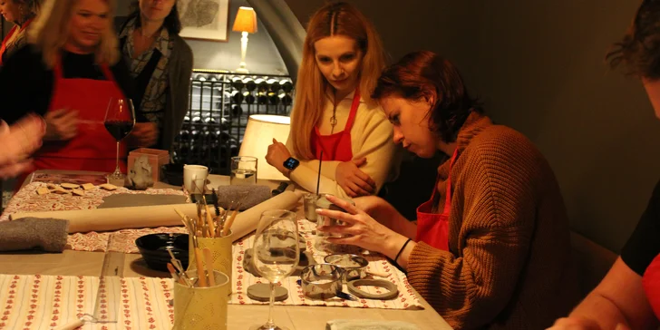 Zážitkový keramický workshop pro 1-2 os. i rodinu: 3 hodiny, výpal, glazury i welcome drink