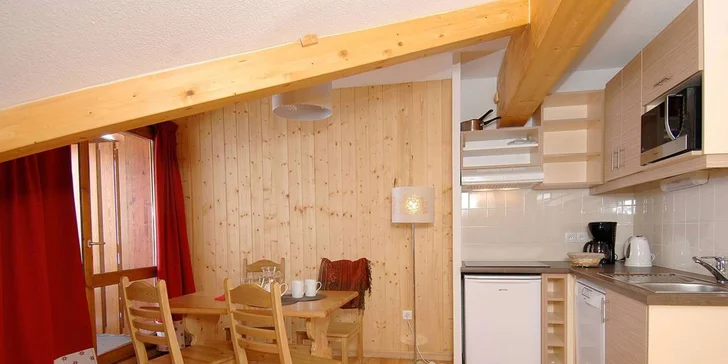 Lyžování ve francouzských Alpách: doprava tam i zpět, skipas v ceně a možnost wellness