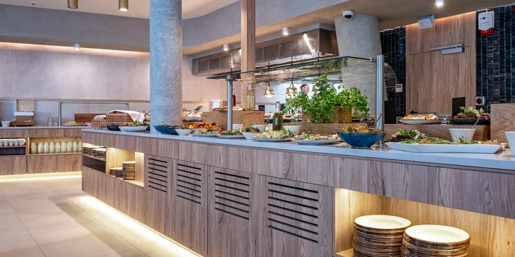 Spa resort u Baltu: snídaně, 5 druhů saun, vyhřáté bazény i jacuzzi, akce 2 děti zdarma