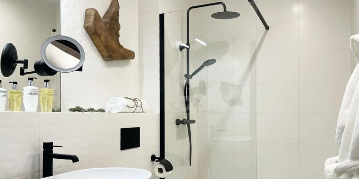 Spa resort u Baltu: snídaně, 5 druhů saun, vyhřáté bazény i jacuzzi, akce 2 děti zdarma