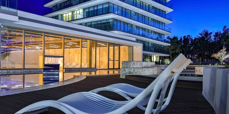 Spa resort u Baltu: snídaně, 5 druhů saun, vyhřáté bazény i jacuzzi, akce 2 děti zdarma