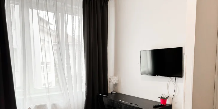 Pobyt v penzionu v centru Poděbrad: šumivé víno i balíček s masáží dle výběru pro dvě osoby