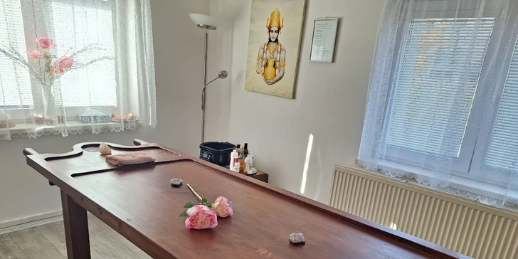 Otevřené vouchery na procedury v masážním salonu Ramiza: masáž bylinkovými měšci i masáž hlavy