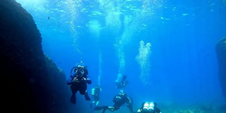 Mezinárodně platný potápěčský kurz pro začátečníky se školou Enjoy diving