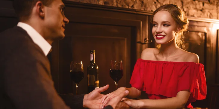 Středomořské 4chodové menu pro dva: tapas, sýry, mořská ryba nebo hovězí steak i dezert