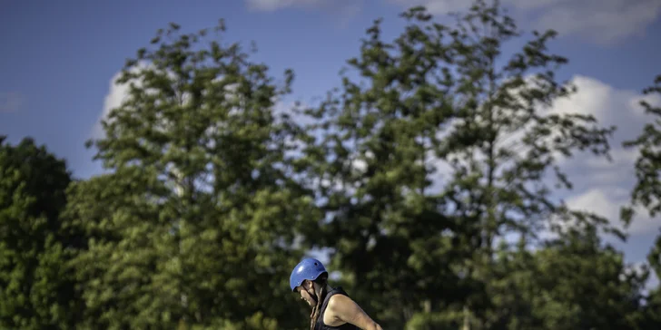 Vznášejte se nad vodou jako superhrdinové: let na flyboardu pro 1 i 2 osoby
