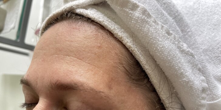 Laminace obočí i kosmetické ošetření pleti s čištěním, úpravou obočí a masáží obličeje