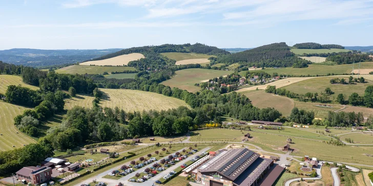 Vstupné na víkendové akce ve Farmaparku: celodenní program, vystoupení, známé osobnosti, zvířátka, atrakce