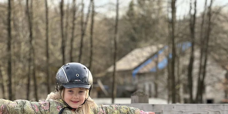 Zážitek s poníky a dalšími zvířátky v srdci Vysočiny na vyhlášené farmě Sýkorův Mlýn
