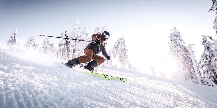 Za sněhem přes hranice: jednodenní lyžování v rakouském Hochfichtu