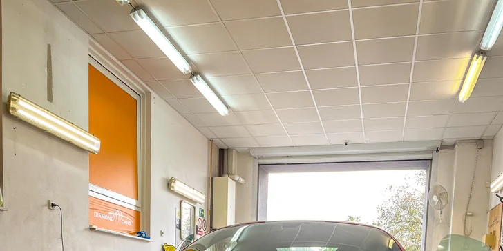 Čištění exteriéru i interiéru osobního auta: několik programů vč. vosku