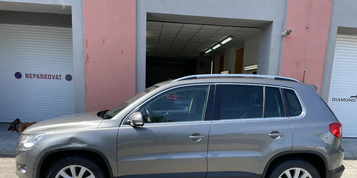 Čištění exteriéru i interiéru osobního auta: několik programů vč. vosku