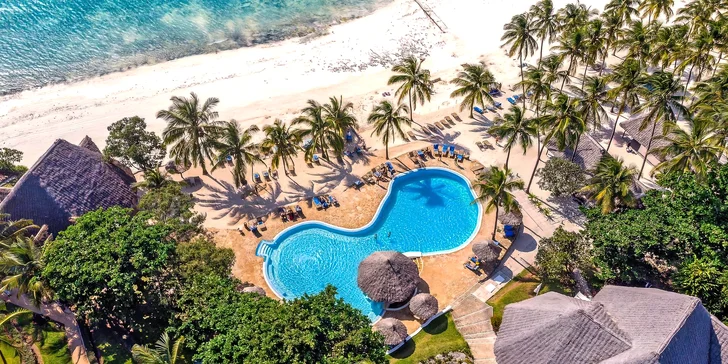 Zanzibar all inclusive: 5* hotel Karafuu Beach Resort u moře, bazény, přímý let Dreamlinerem
