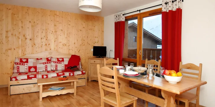 Lyžování ve francouzských Alpách: doprava tam i zpět, skipas v ceně a možnost wellness