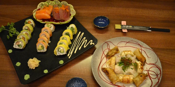 Menu v asijské restauraci: 25 ks sushi, jarní závitky i gyoza