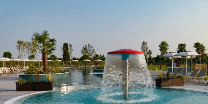 Bungalov nebo hausbót v Lignanu i s jídlem, vodním parkem, soukromou pláží a turistickou kartou