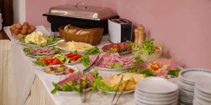 Pobyt pro 2 v 3* penzionu se snídaní: lahev vína na pokoji, 10% sleva na wellness služby, možnost wellness pobytu