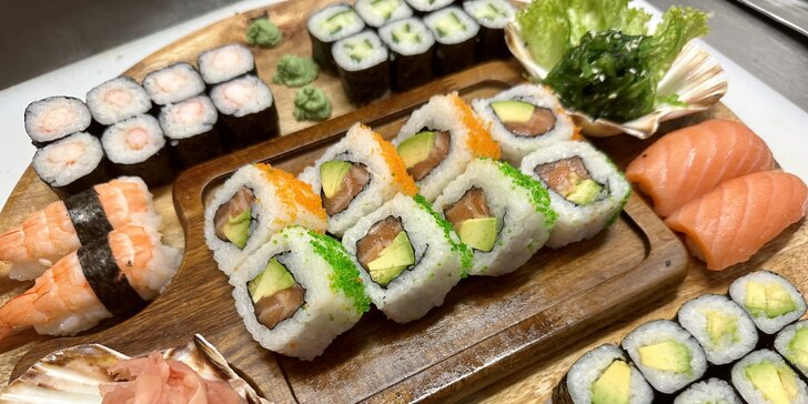 Sety 24-50 rolek sushi: s okurkou, avokádem, lososem i chirashi