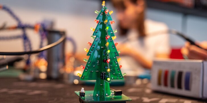 Pájecí workshop pro jednoho i dva šikuly: sestavte si LED vánoční stromeček