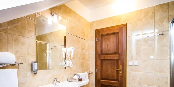 Horský hotel v srdci Jizerek: osada Jizerka, bufetové snídaně i 60min. vstup do privátní sauny