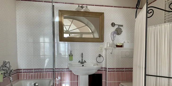 4* penzion v srdci Jindřichova Hradce: dovolená se snídaní a privátní saunou