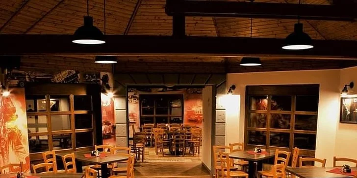 Klasický nebo dvojitý burger i s hranolky a omáčkou pro 1 či 2 osoby