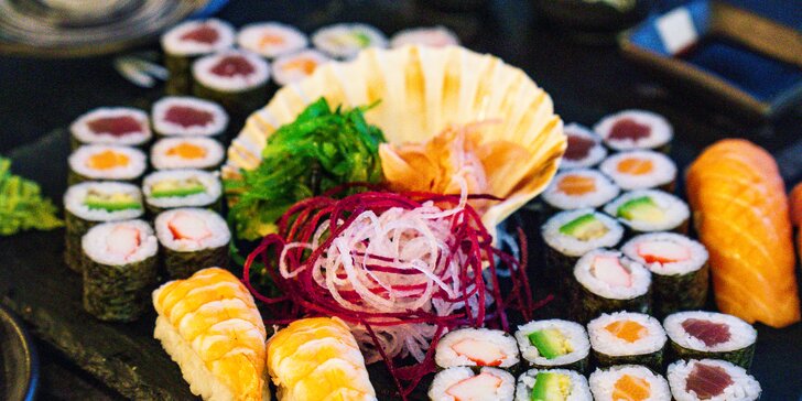Pestré sushi sety: 36 nebo 65 ks různých druhů s rybami i zeleninou