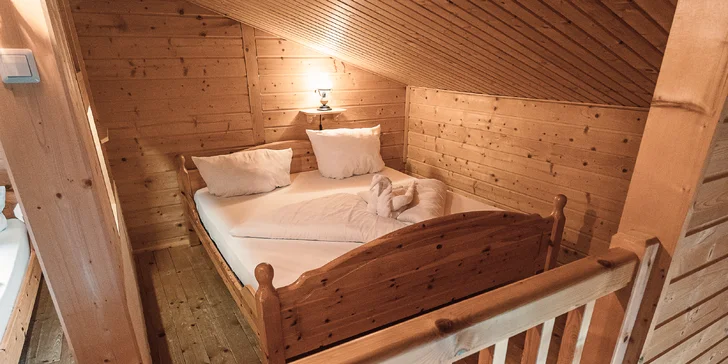 Dřevem vonící chatky v Tyrolsku až pro 6 nocležníků i hodinka lenošení v sauně