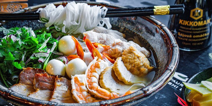 Vietnamská polévka Phở Tháp Cẩm s tygřími krevetami pro 1 či 2 osoby