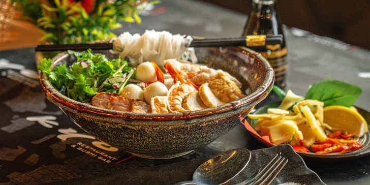 Vietnamská polévka Phở Tháp Cẩm s tygřími krevetami pro 1 či 2 osoby