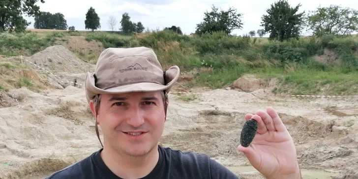 Zážitková těžba vltavínů pro 1 i 2 osoby: v ceně kniha, vstup do těžebny i muzea
