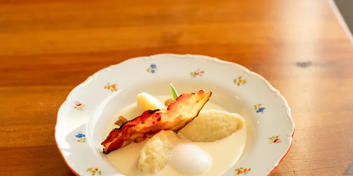 Šestichodové valašské menu v moderním pojetí i 60 min. privátního wellness pro dva