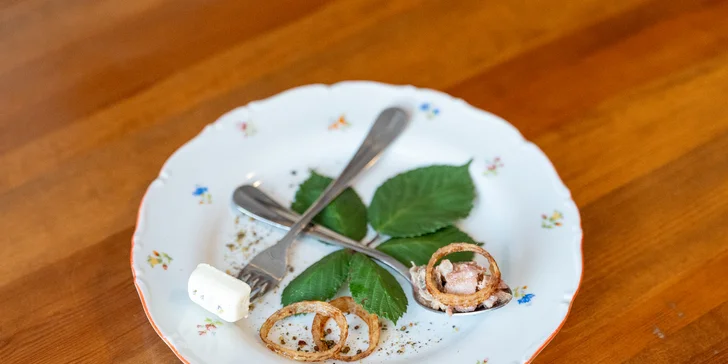 Šestichodové valašské menu v moderním pojetí i 60 min. privátního wellness pro dva